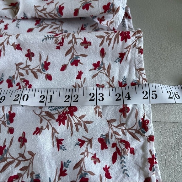 Fun2Fun floral cap sleeve blouse from Stitchfix size XXL runs small - Picture 4 of 7